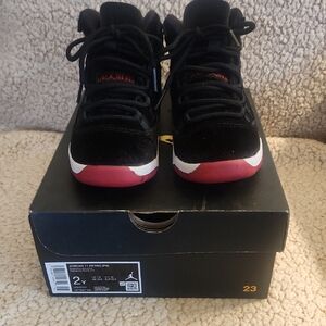 Jordan 11 Retro Bred Velvet